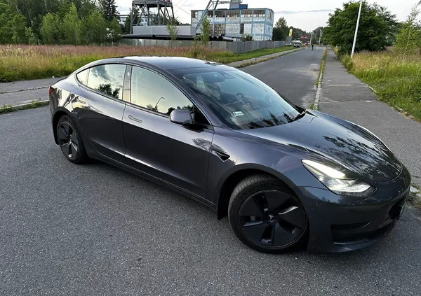 tesla katowice Tesla Model 3 cena 129400 przebieg: 64974, rok produkcji 2021 z Katowice